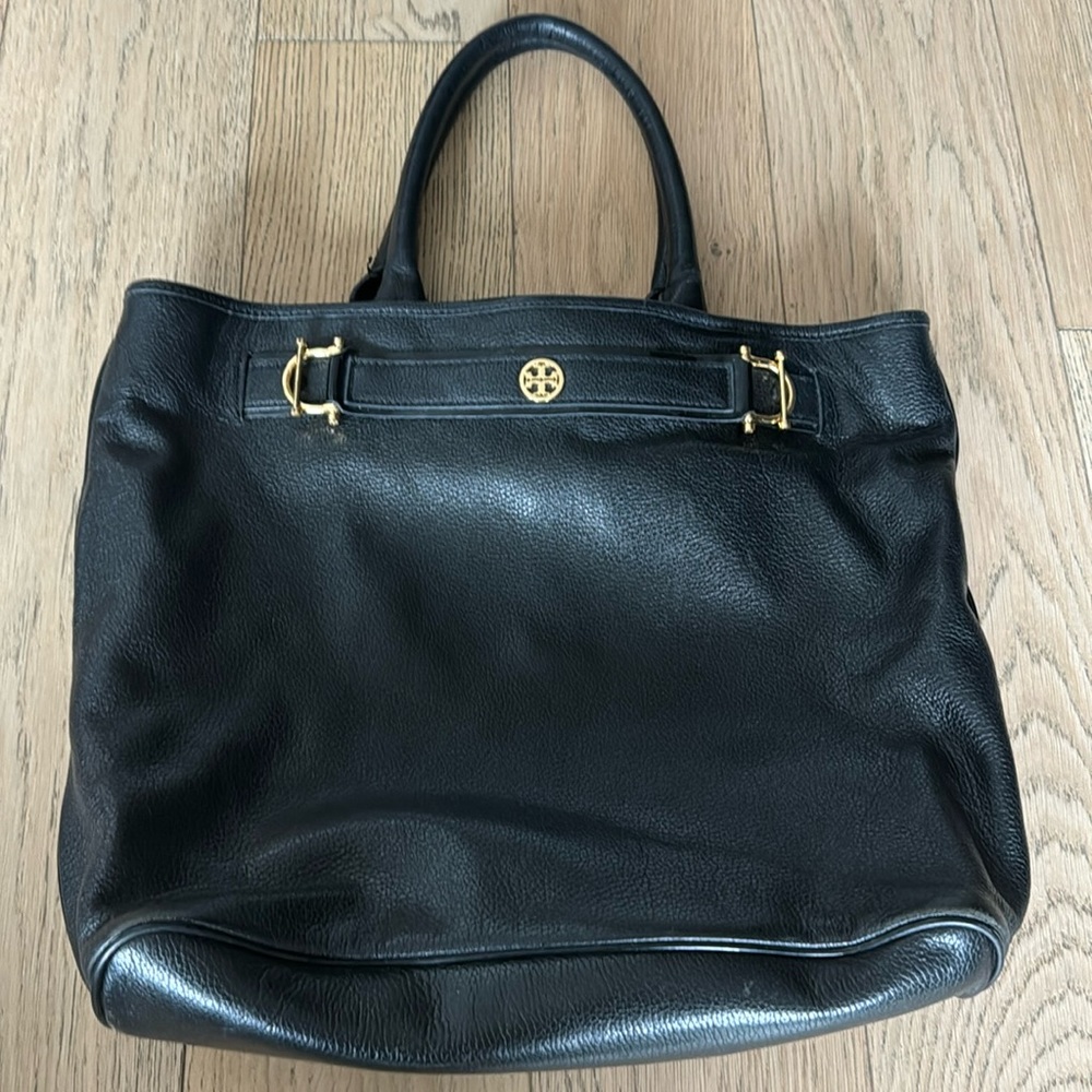 Tory Burch black leather bag. Measurements: 12.5-13 in x 15.6 in x 5in